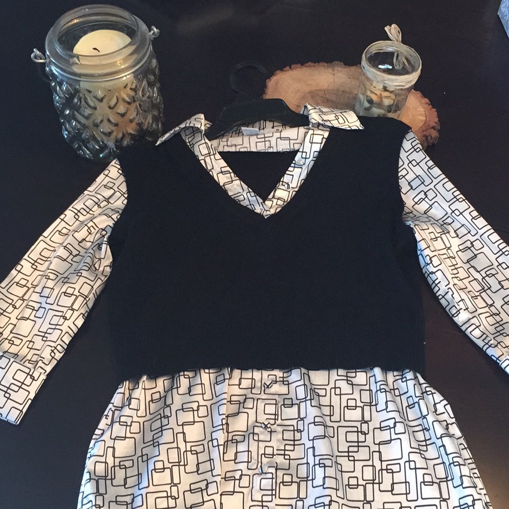Black and white pattern blouse